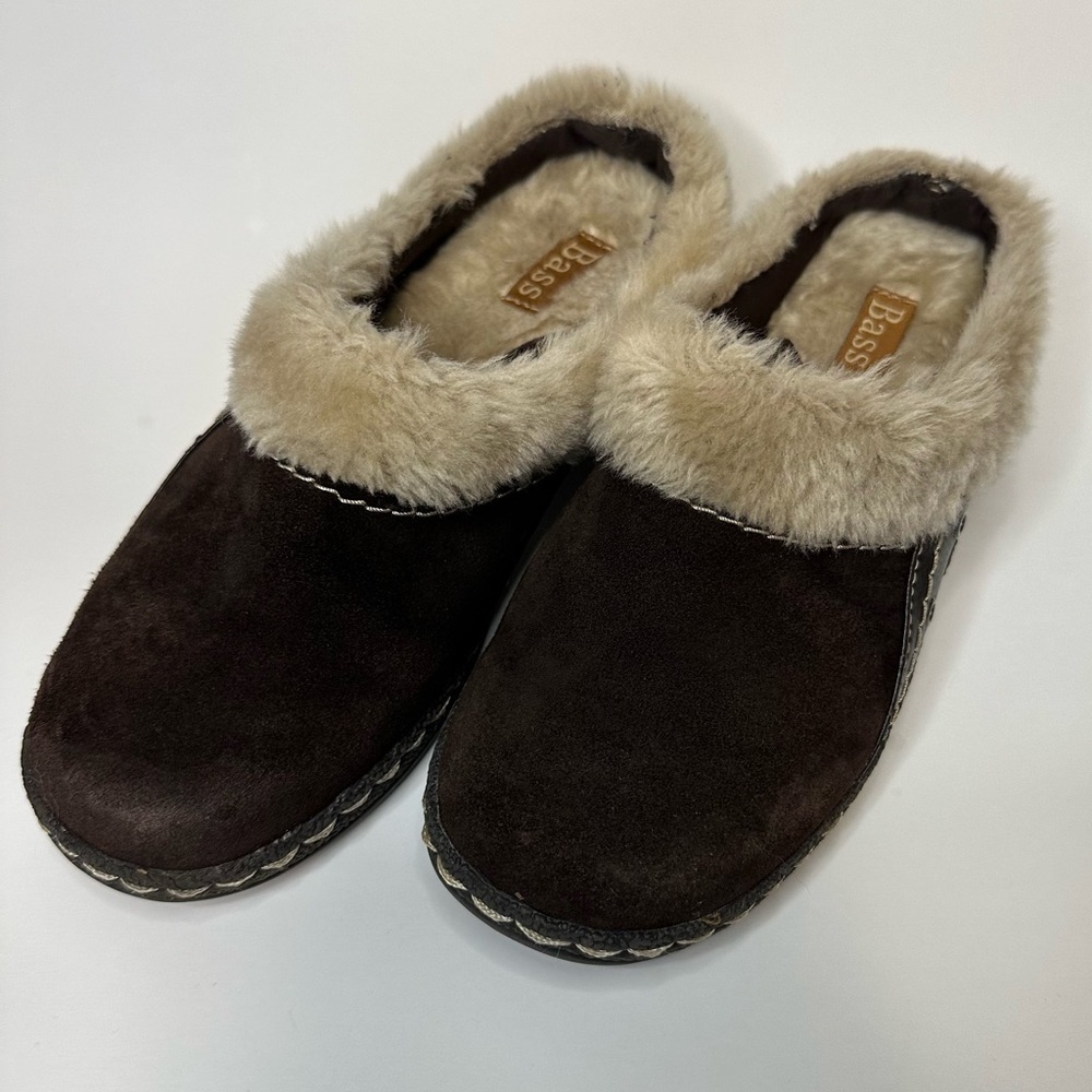 Bass Women's Slipper Leather Clog Style Size 6 M Brown Comfort Rubber Sole
